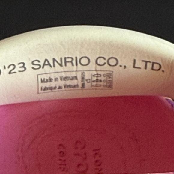 Crocs Hello Kitty & Friends C9 Pink Sanrio Collab Clogs with Jibbitz Charms - Picture 7 of 9